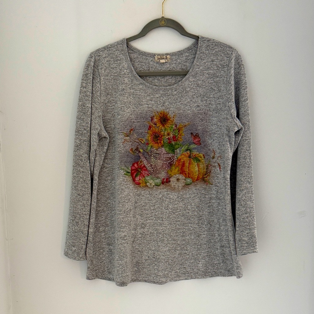 ONE WORLD Heather Gray Knit Top. Fall design SZ L. long sleeve.